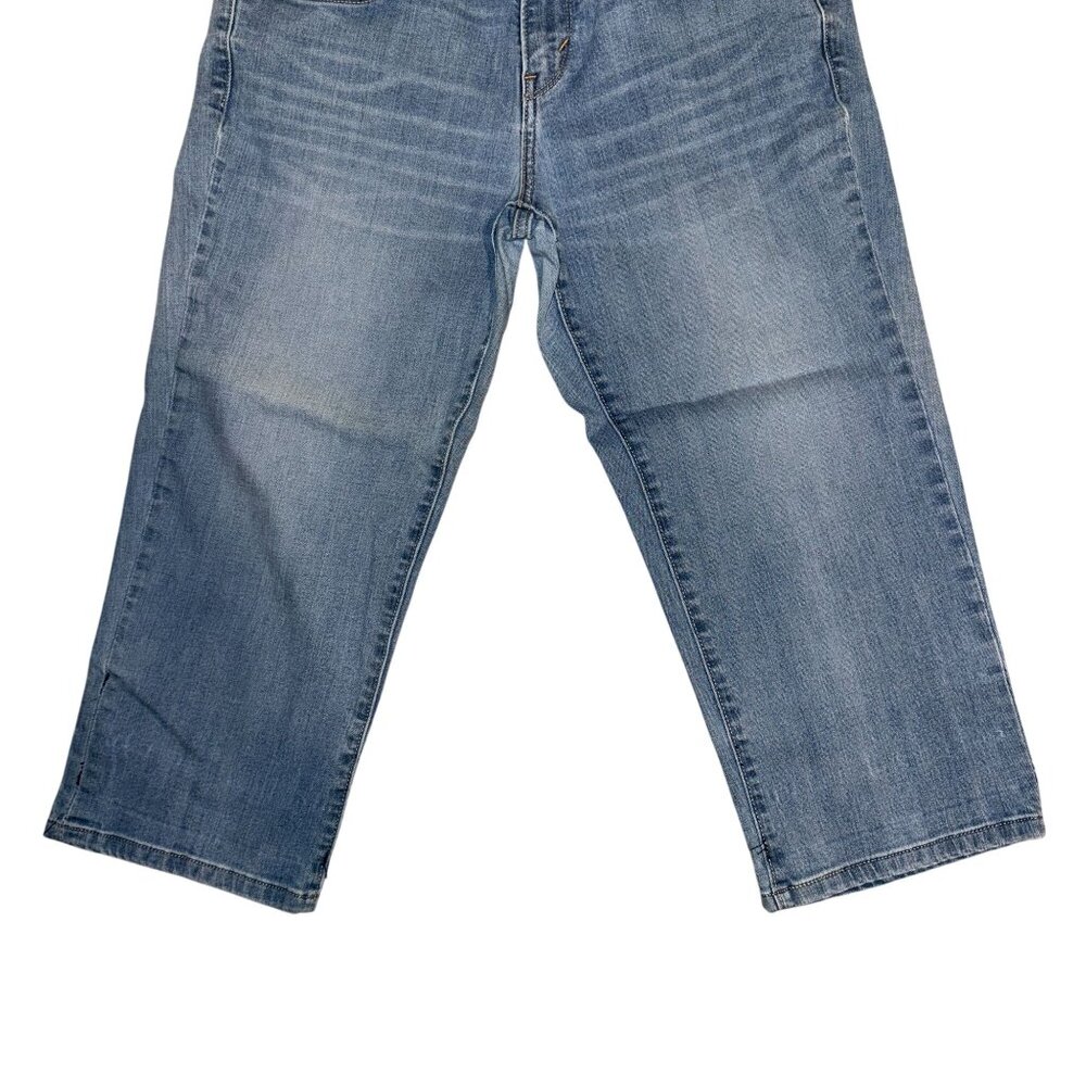 Levis Straight Leg Capris Jeans Womens 8 Light Wash Blue Denim Logo Pockets - Picture 4 of 8